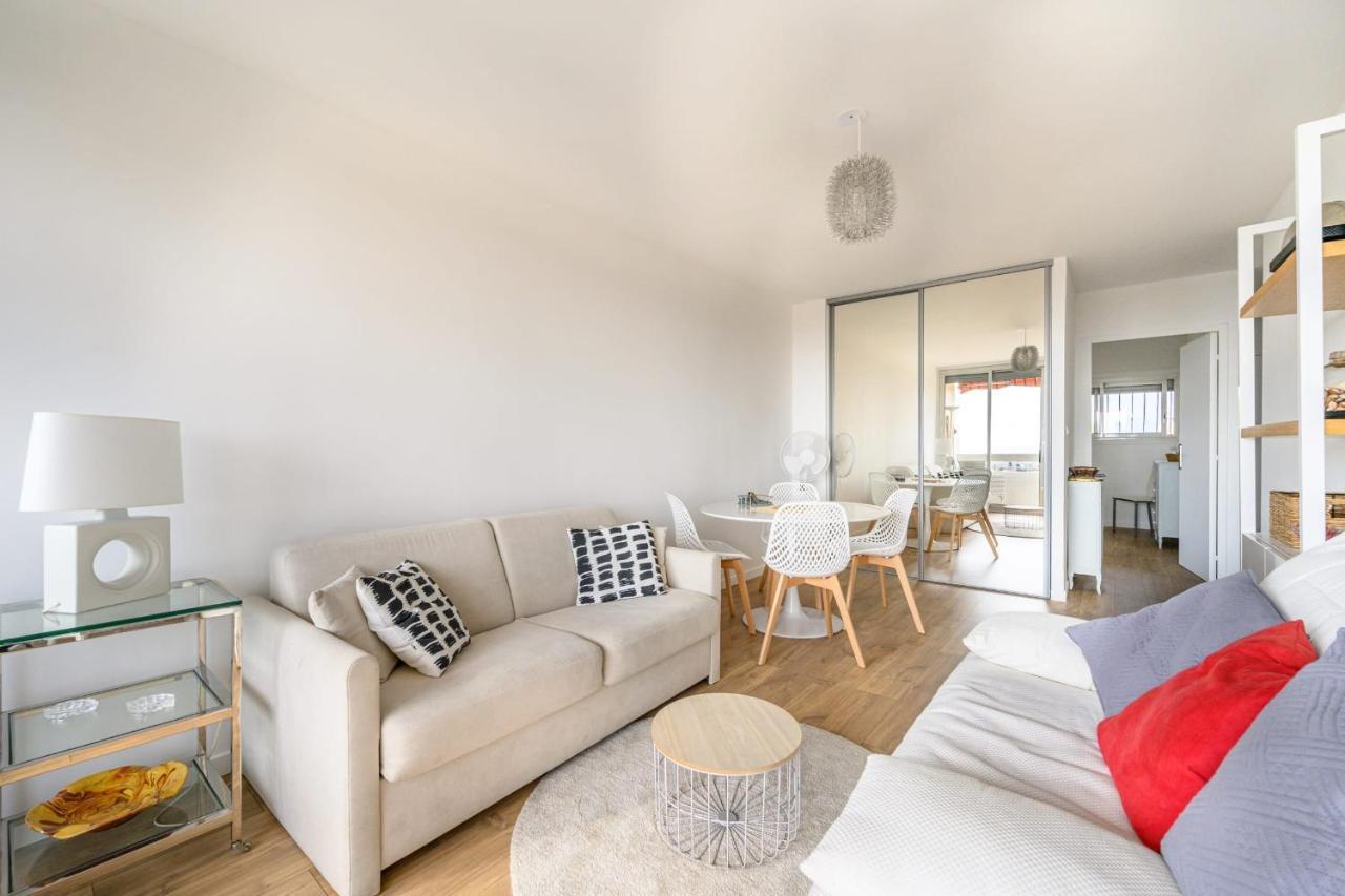 Bright With Balcony And Sea View Leilighet *